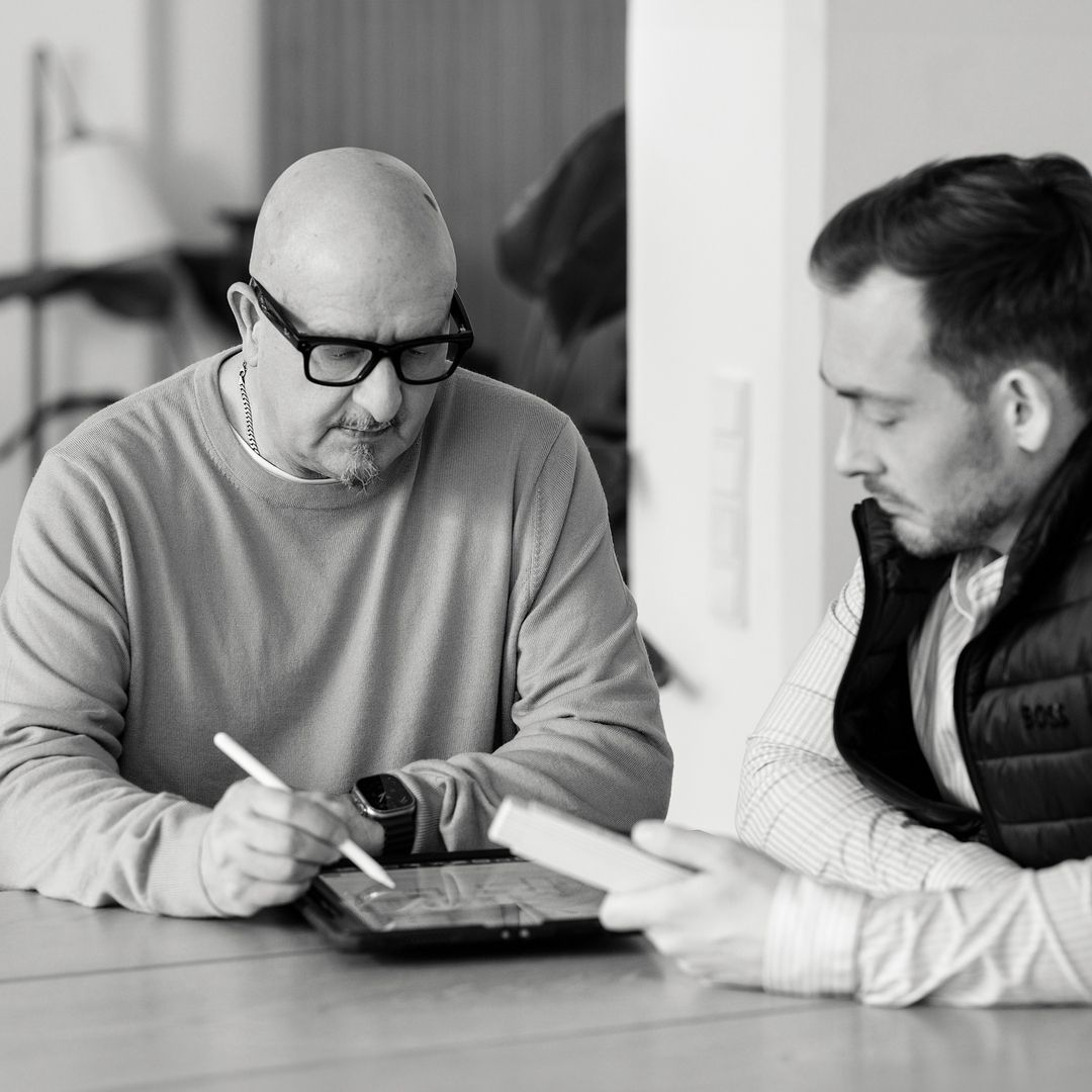 Architekt Dipl.Ing, (FH) Axel Maisenhelder in Flein bei der Beratung eines Kunden